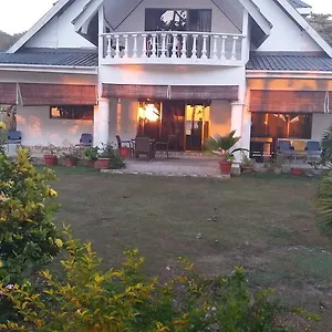 Ferienhaus Chello's, Anse Boileau